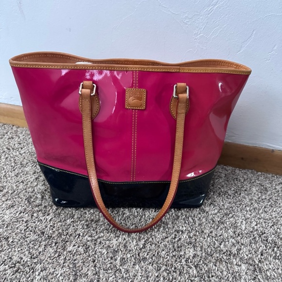 Dooney & Bourke pink and navy blue patent leather tote Medium Size